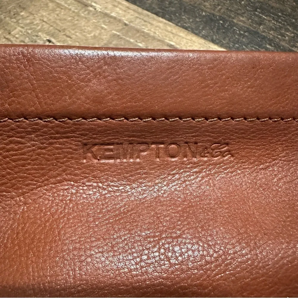 Kempton & Co Cowdray Hobo - Rust Stud